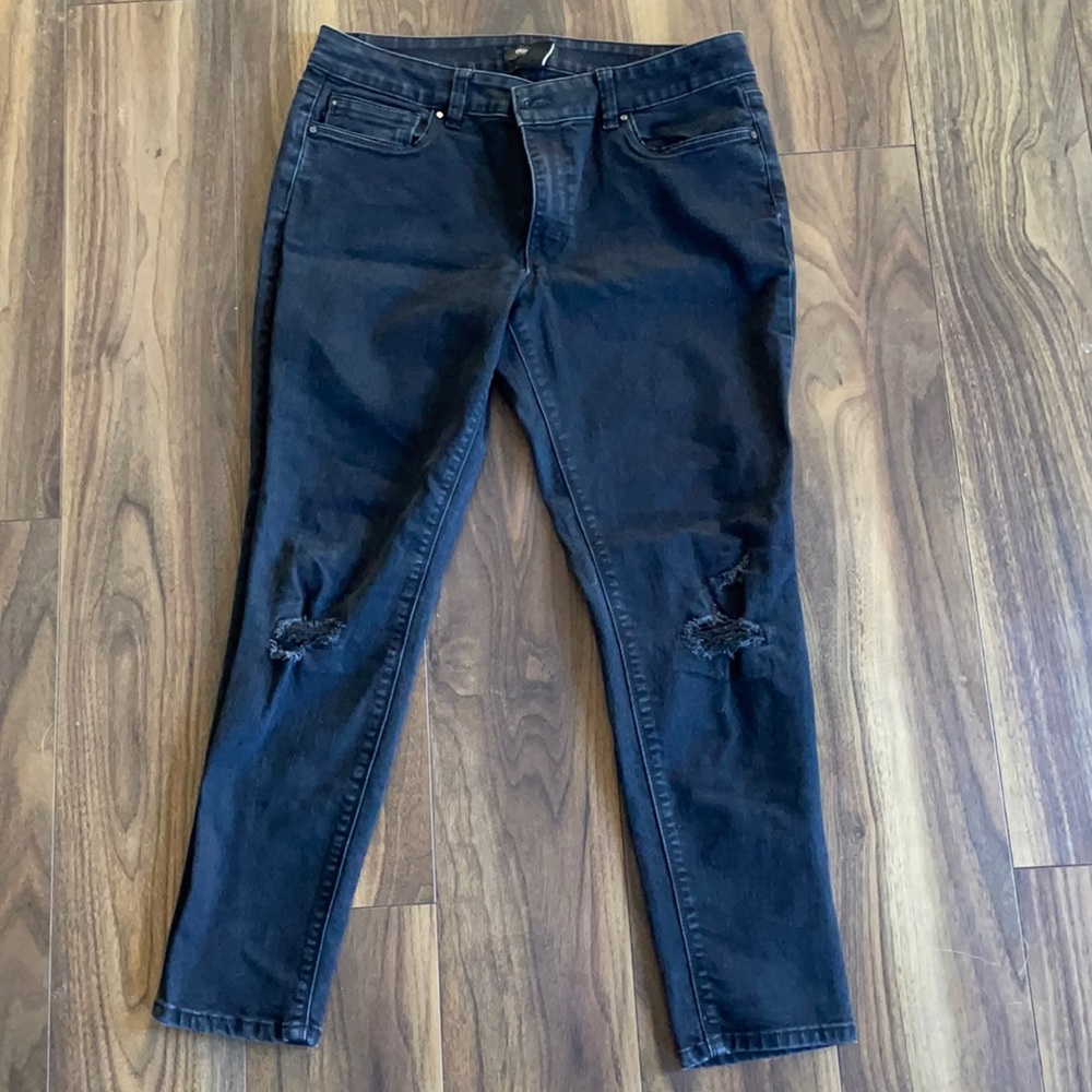 *EUC* WHBM Short Black Distressed Skinny Jeans